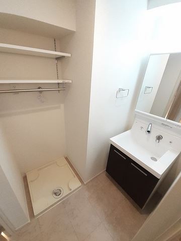 洗面設備　★シャワー付き独立洗面台★