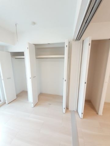 収納　★ハンガーラック付き収納★