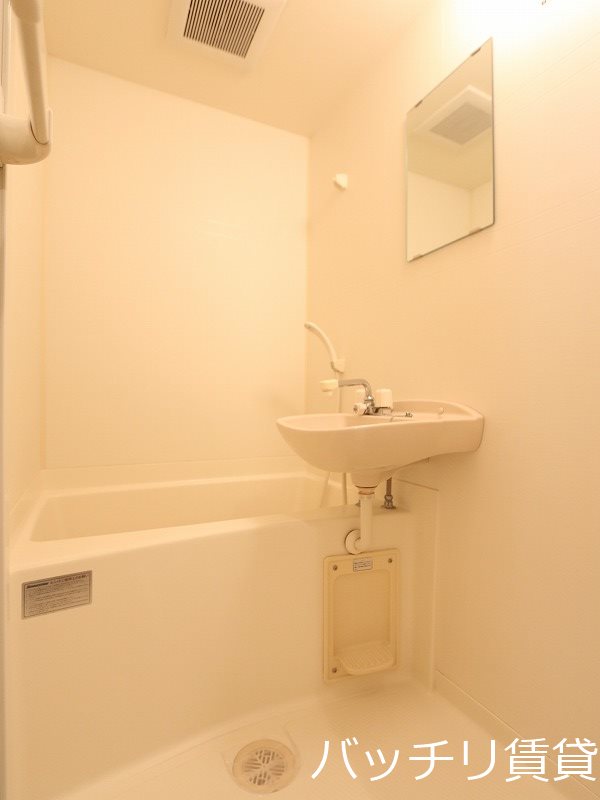 バス・シャワールーム　別号室イメージの為、現状を優先致します