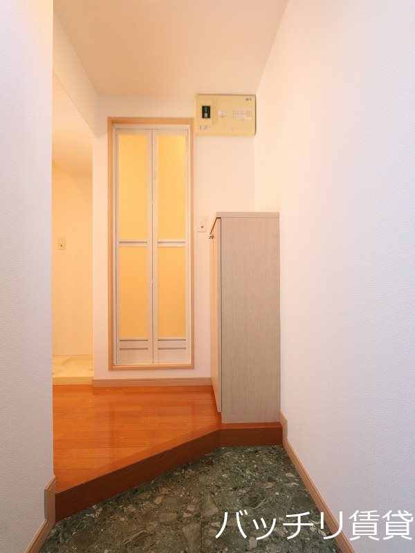 玄関　別号室イメージの為、現状を優先致します