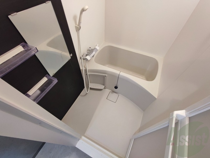 バス・シャワールーム　お風呂になります。一日の疲れを癒してくださいね。