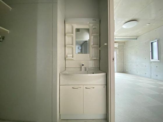 洗面設備　※別部屋の写真です