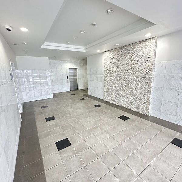 ロビー　駐車場