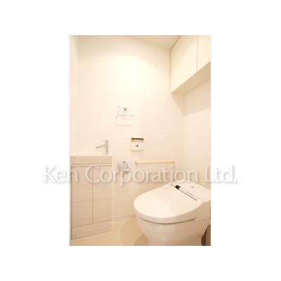 トイレ　同タイプ4階のお部屋を撮影。仕様が異なることがあります。