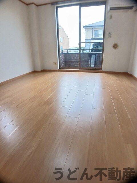 居室・リビング　うどん県のお部屋探しはうどん不動産へ うどんちゃんとLINE