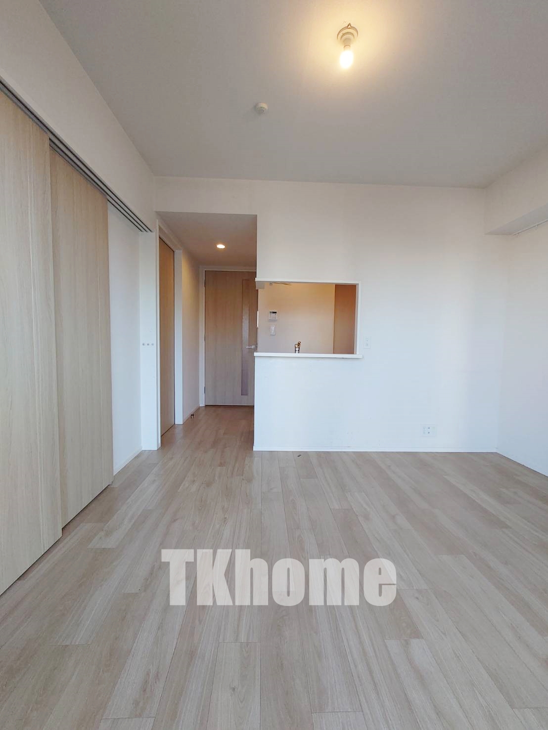 居室・リビング　明るいリビング