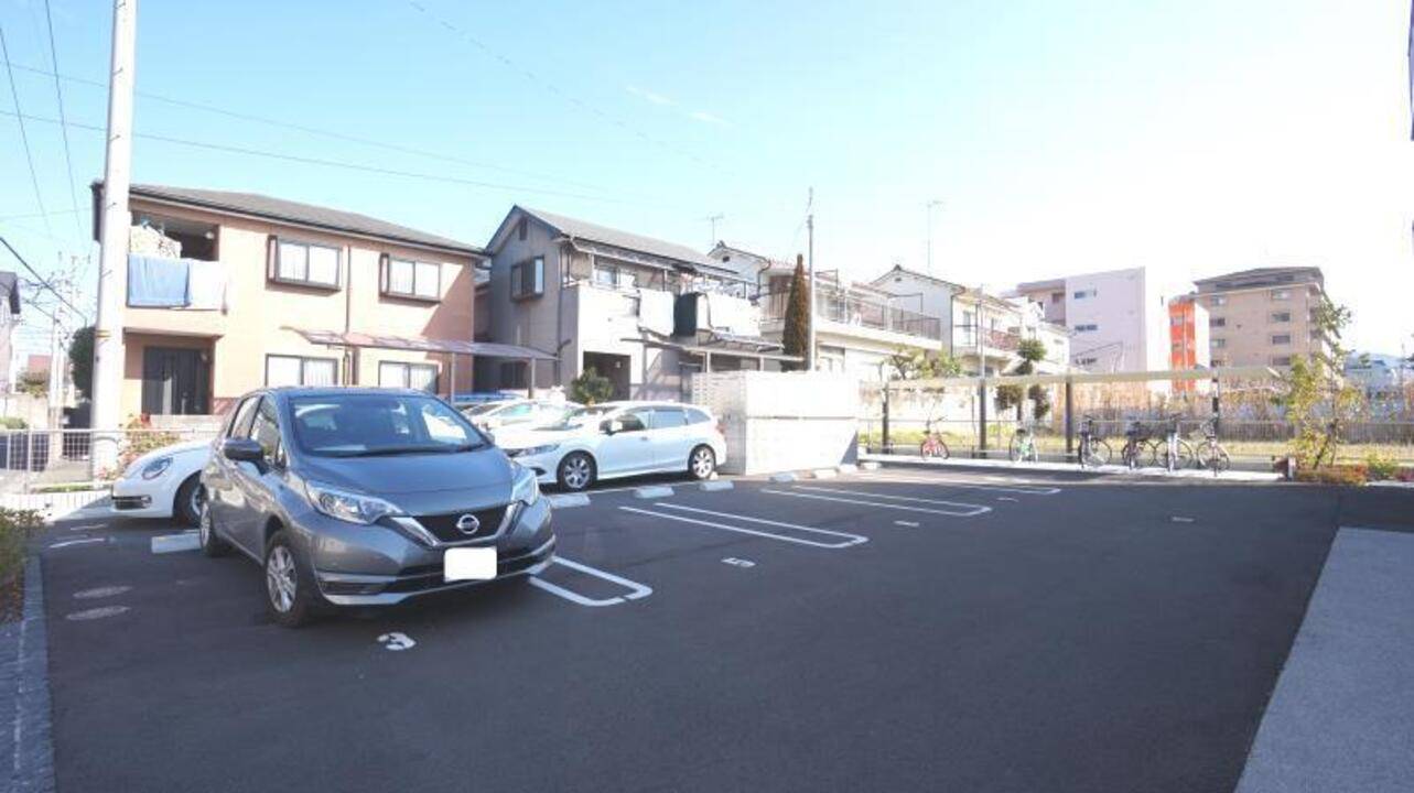駐車場　駐車場