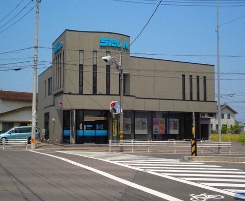 銀行　知多信用金庫あおみ支店（銀行）まで215m