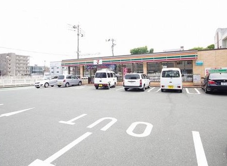 コンビニ　セブンイレブン博多駅南3丁目店（コンビニ）まで212m