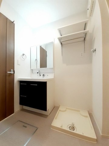 洗面設備　コンパクトで使いやすい洗面所