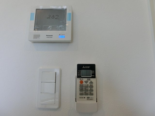 セキュリティ　インターフォンはTVモニター付です??