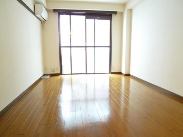 居室・リビング　★ひろびろ洋室★