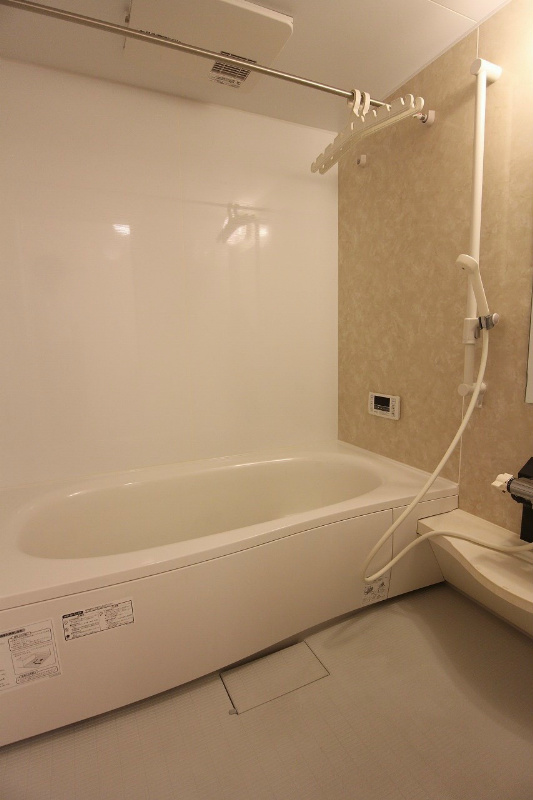 バス・シャワールーム　大人気の1坪浴槽です。