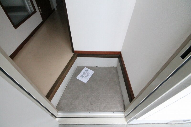 玄関　※写真は類似です