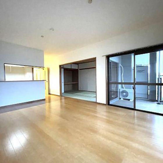 居室・リビング　※写真は別号室のものですので現状優先とさせていただきます