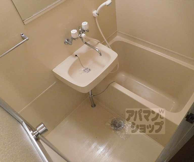 バス・シャワールーム　バス