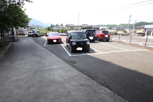 駐車場　敷地内駐車場
