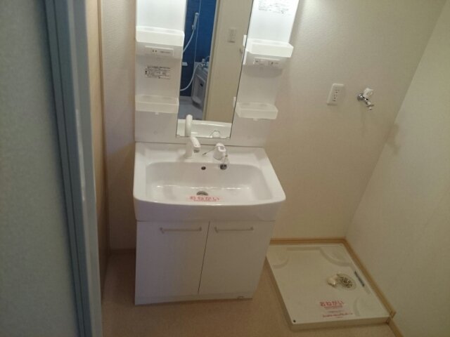 洗面設備　脱衣スペースもあります