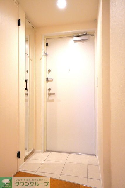 玄関　※写真は同タイプ住戸です。
