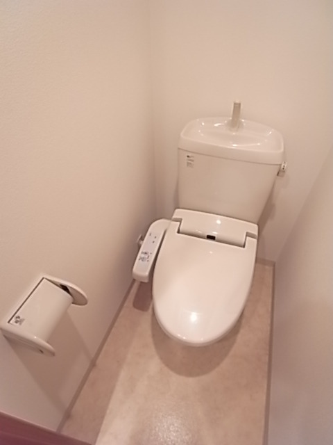 トイレ　ウォッシュレット付です