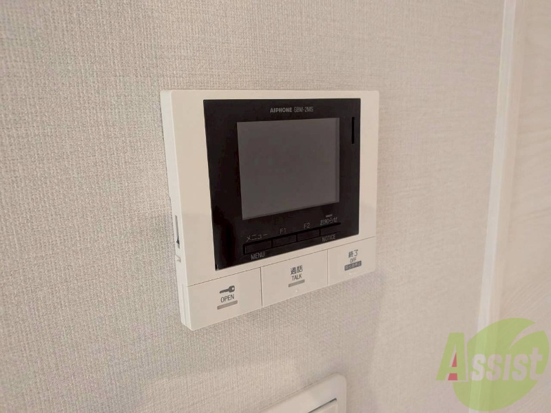 セキュリティ　ＴＶモニター付インターホンです。来客者の顔が見えるので安心！