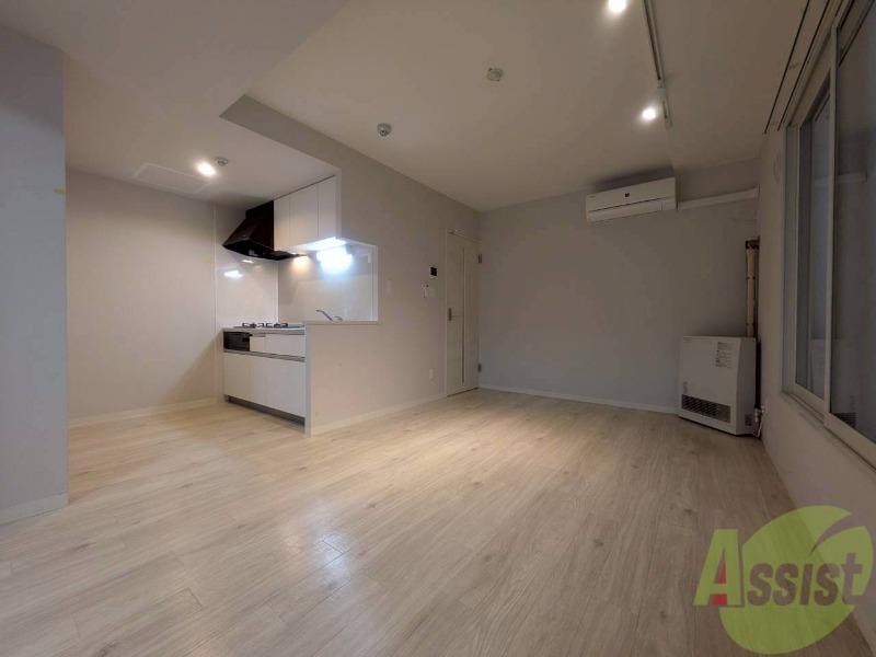 居室・リビング　広くてキレイなお部屋が広がっていて、充実した生活が送れそう。