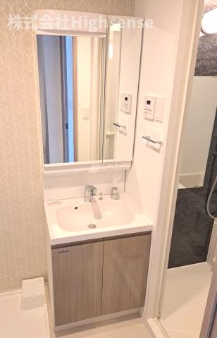 洗面設備　スペースが確保できる洗面所です