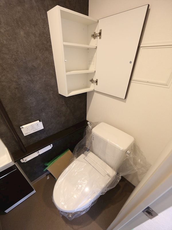 トイレ　温水洗浄暖房便座付トイレ