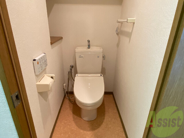 トイレ　トイレは、嬉しいウォシュレット付きです。