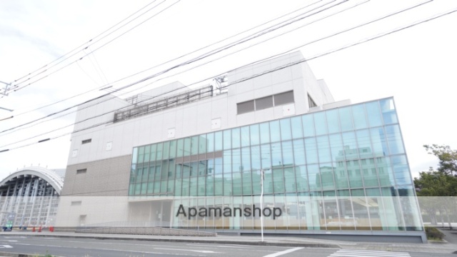 図書館　倉敷市役所社会教育施設児島図書館（図書館）まで1480m