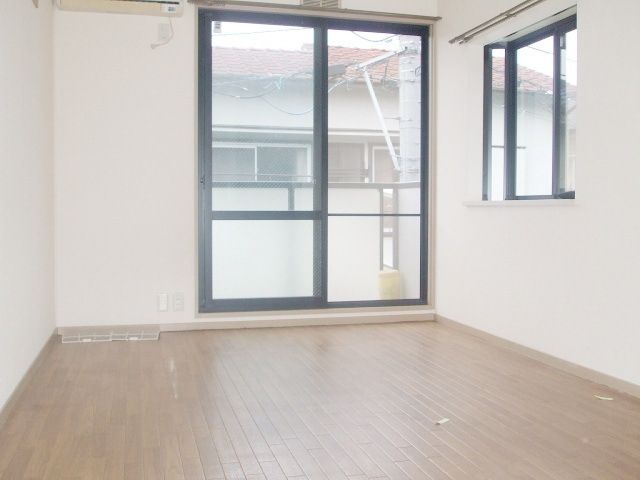 居室・リビング　★角部屋は2面採光★