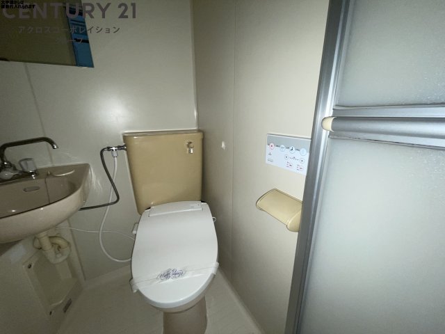トイレ　手洗い用の洗面台あり！