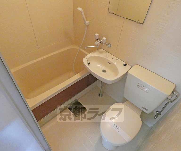 バス・シャワールーム　ユニットバスになります。