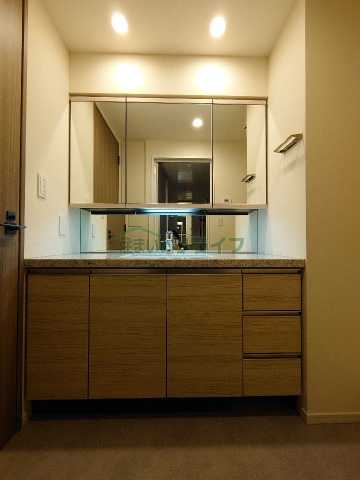 洗面設備　クレヴィア新宿若松町