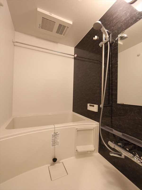 バス・シャワールーム　浴室暖房乾燥機付　追い焚き・オートバス機能付お風呂