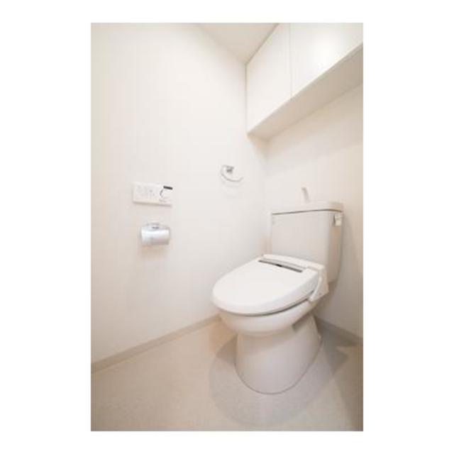 トイレ　※写真は同タイプ住戸です。