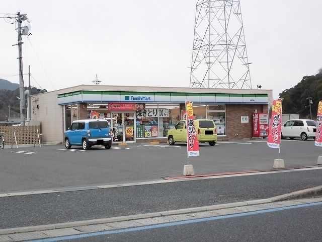 コンビニ　ファミリーマート瀬戸田店（コンビニ）まで900m