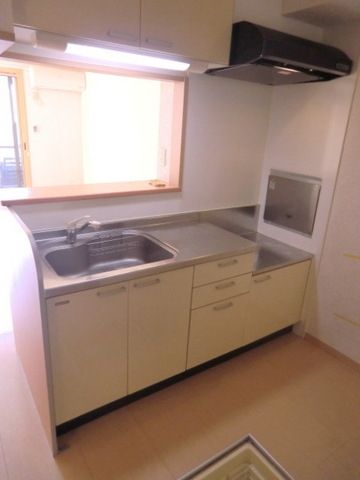 キッチン　カウンターキッチン・床下収納付き