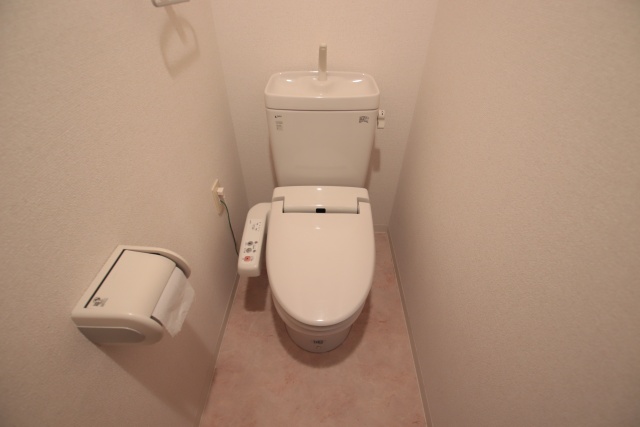 トイレ　※別室の参考写真の為、現況優先です。