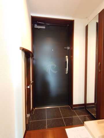 玄関　リヴシティ中野