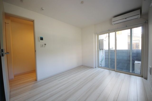 居室・リビング　★5.7帖の洋室です★