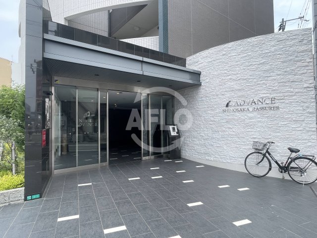 エントランス　アドバンス新大阪ラシュレ　エントランス