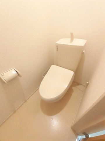 トイレ　トイレもきれいです