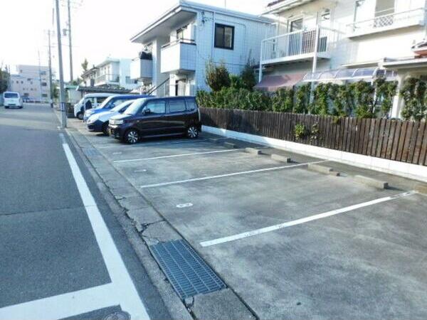 駐車場　駐車場