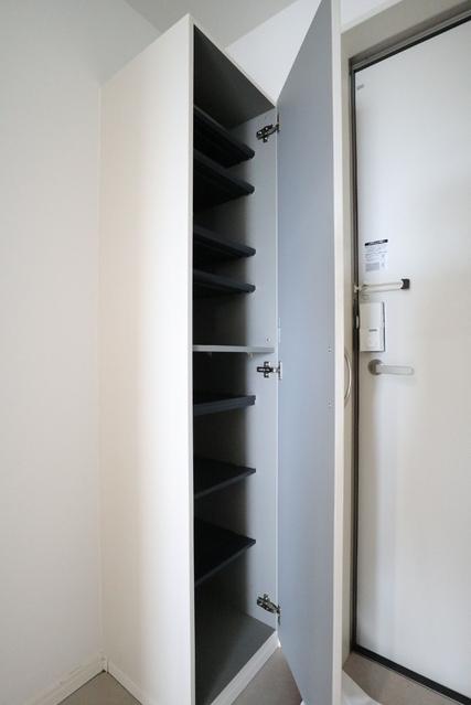 収納　収納　シューズボックス