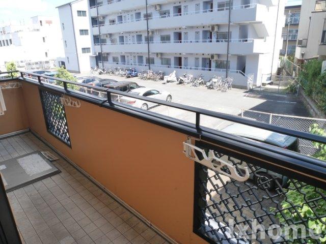 バルコニー　お洗濯にも便利なバルコニー付き