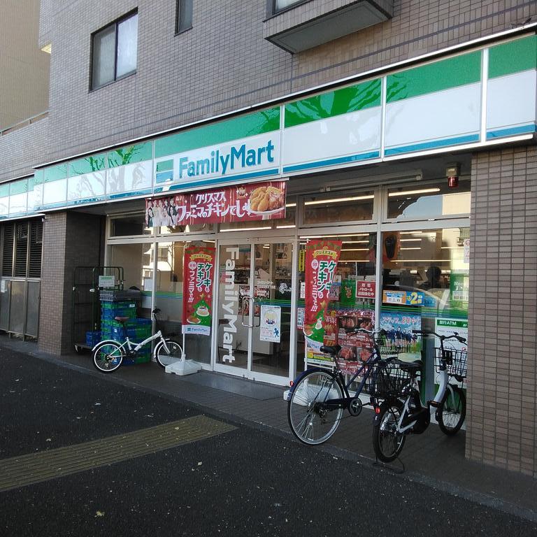 コンビニ　ファミリーマート杉並成田東五丁目店（コンビニ）まで279m