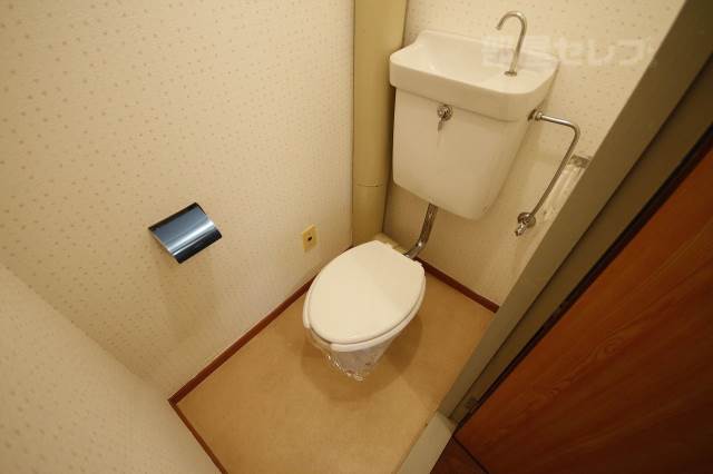 トイレ　３Ｄの写真を使用してます。