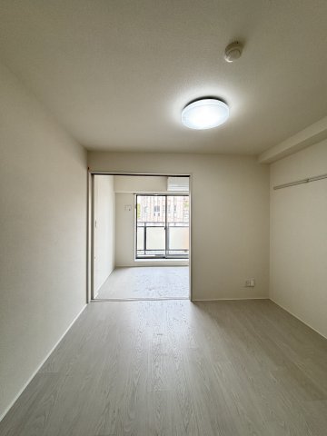 居室・リビング　別部屋の同じタイプのお写真です。