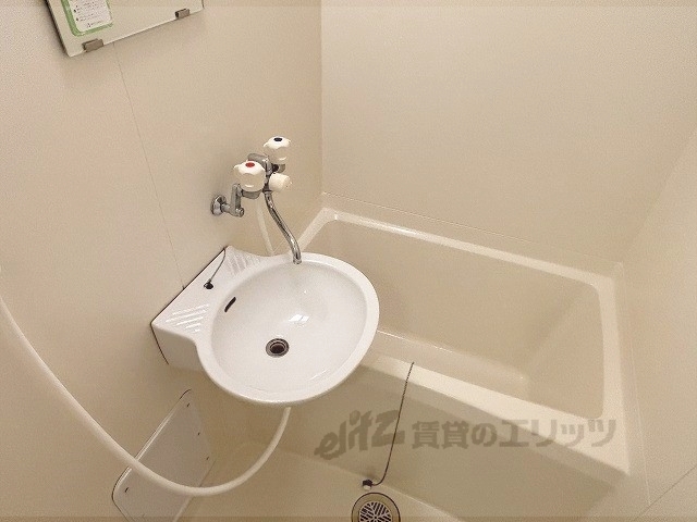 バス・シャワールーム　バス